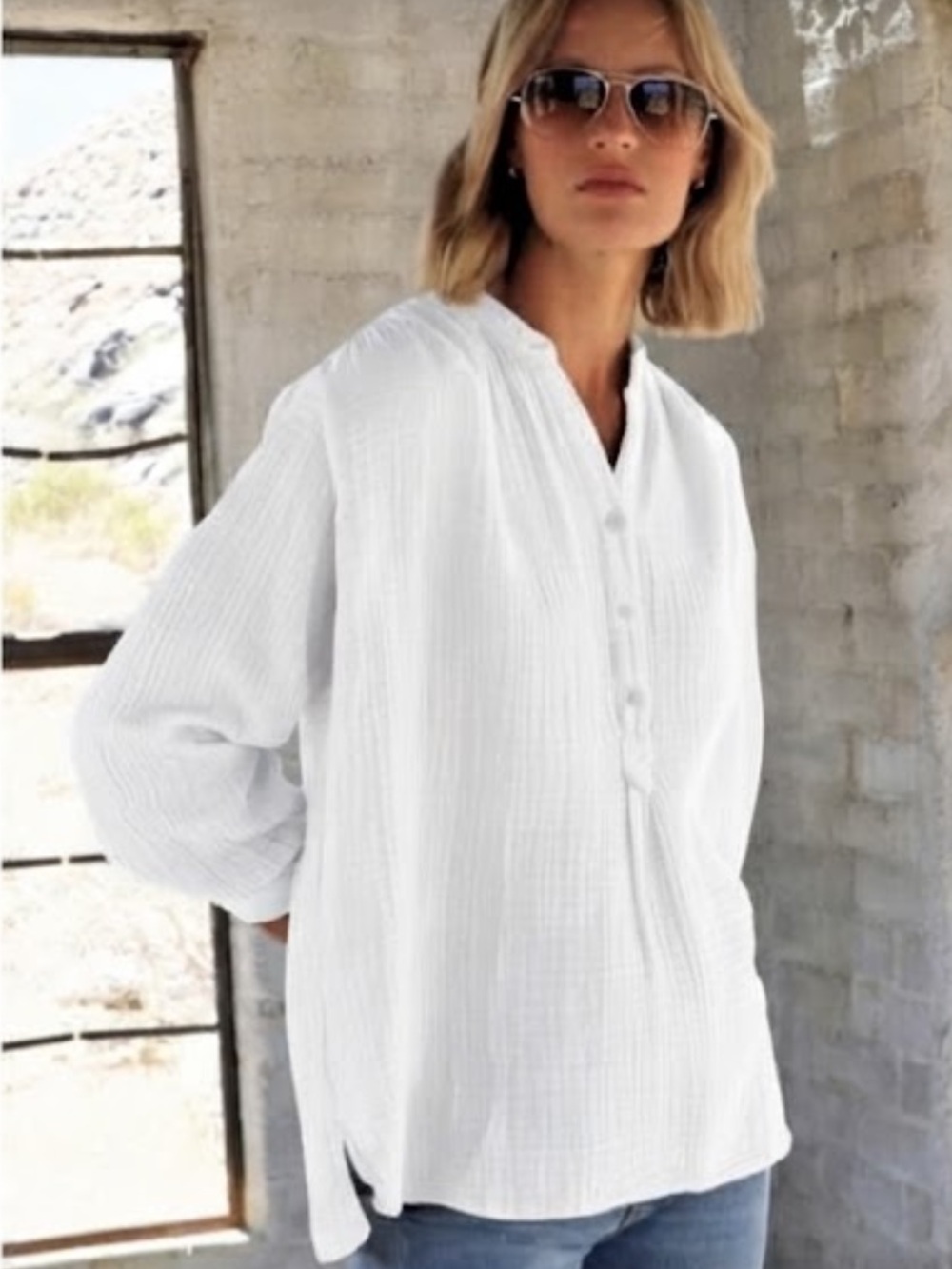 Felicite White cotton gauze button up top Size Small